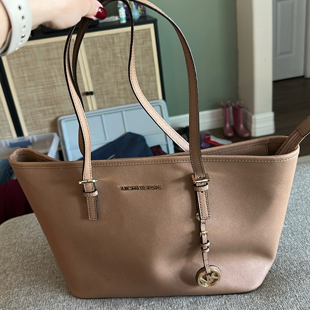 Michael Kors Purse in Great Condition